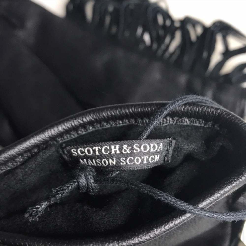 Scotch & Soda | Fringe Black Sheep Leather Gloves - Picture 7 of 8